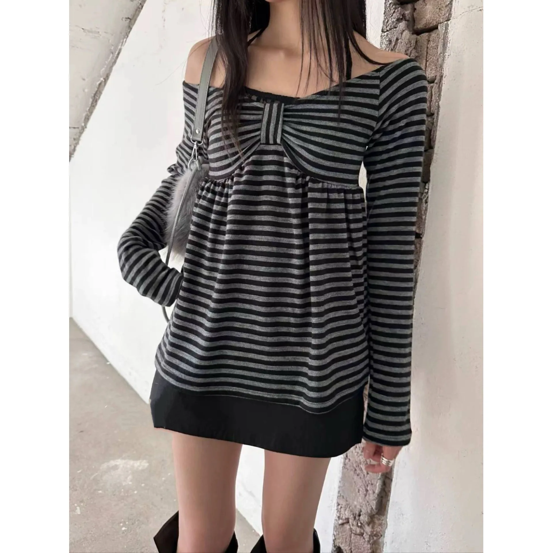 

Весна 2026: Женский классический полосатый вязаный свитер с узлом на одно плечо, длинным рукавом, в корейском стиле