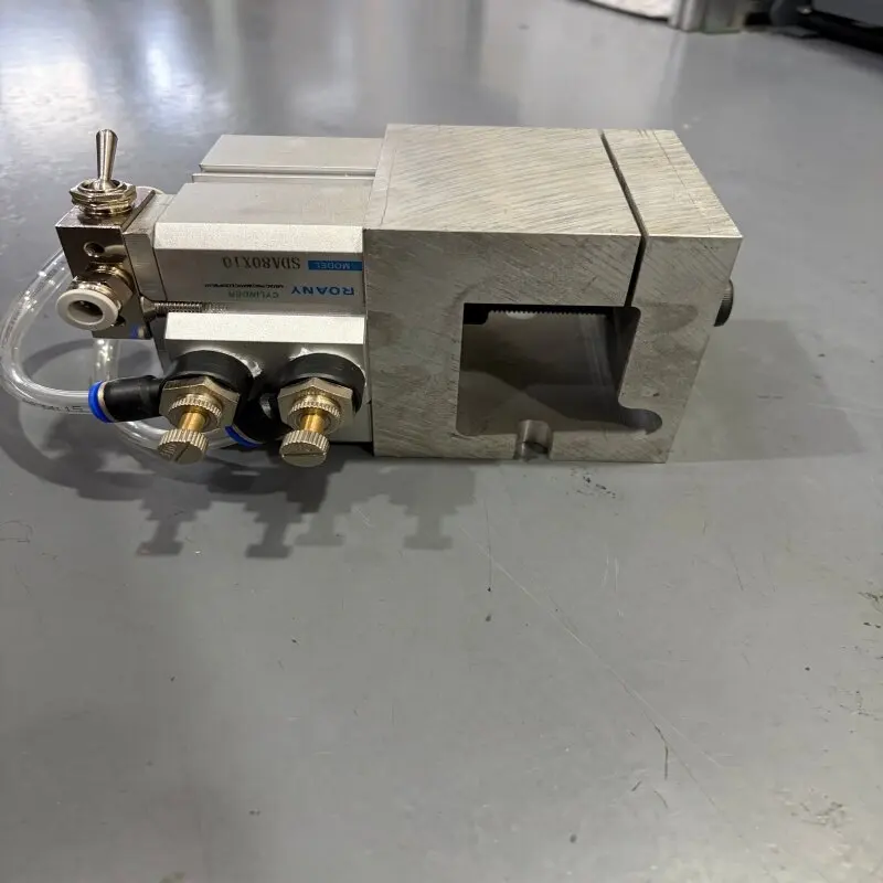 Pneumatic imitation flat mouth pliers, industrial automation component processing, metal precision vise fixtures