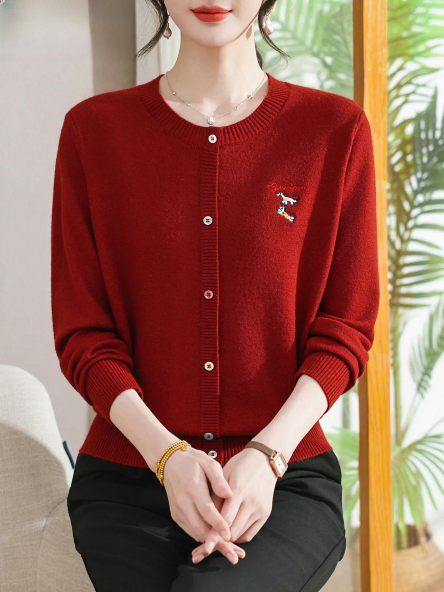 

Faionable Knitted Base Layer Top for Young Mothers Spring Clothing Wide Wife Middle-aged And ly Women's Faionable irt