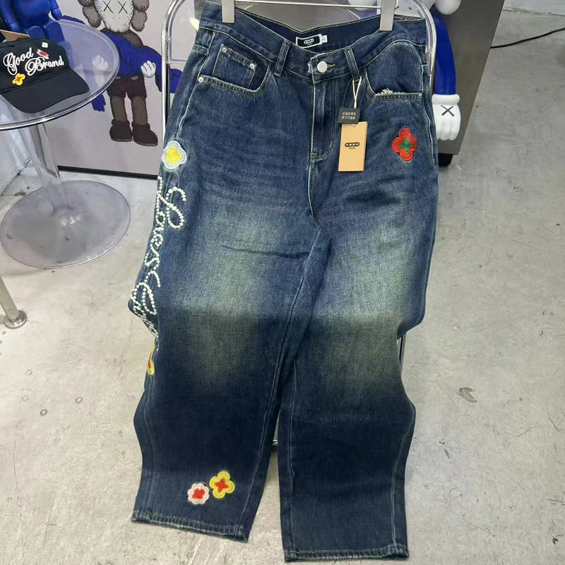 

Американские модные джинсовые брюки с маленькой цветочной вышивкой для мужчин и женщин, потертые повседневные брюки в стиле ретро, джинсы хорошего бренда