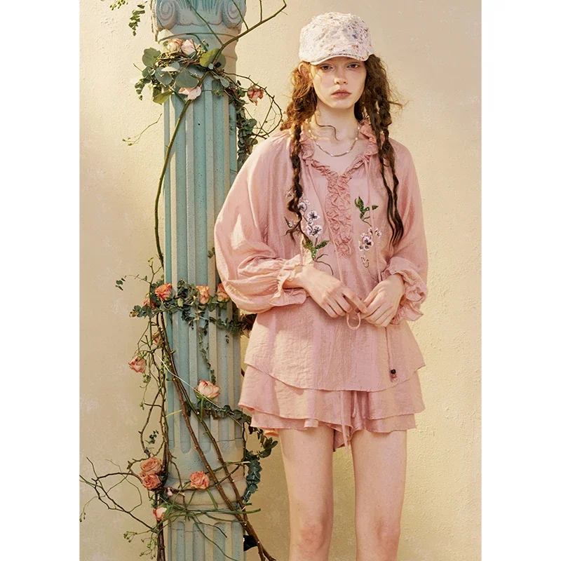 ELFSACK Women's Pink Lace Embroidery Puff Sleeves Blouse with Loose Shorts Set, Cozy Casual 2 Piece Outfit