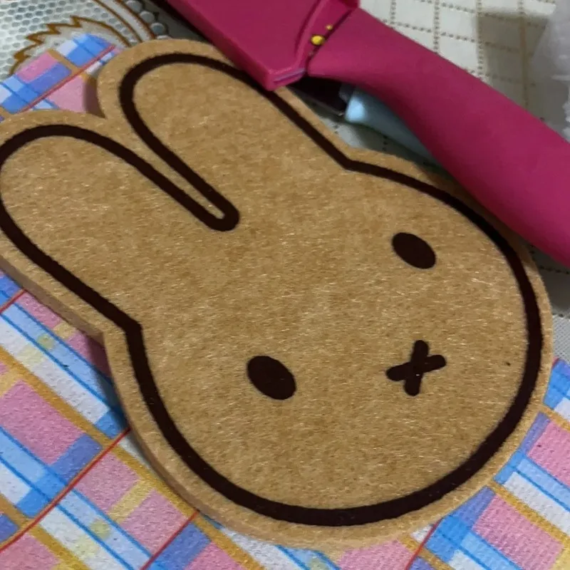 Miffy porta-copos de feltro, porta-copos de café reforçados, tapete de chá fofo, resistente a altas temperaturas, anti-escaldadura, almofadas de isolamento térmico