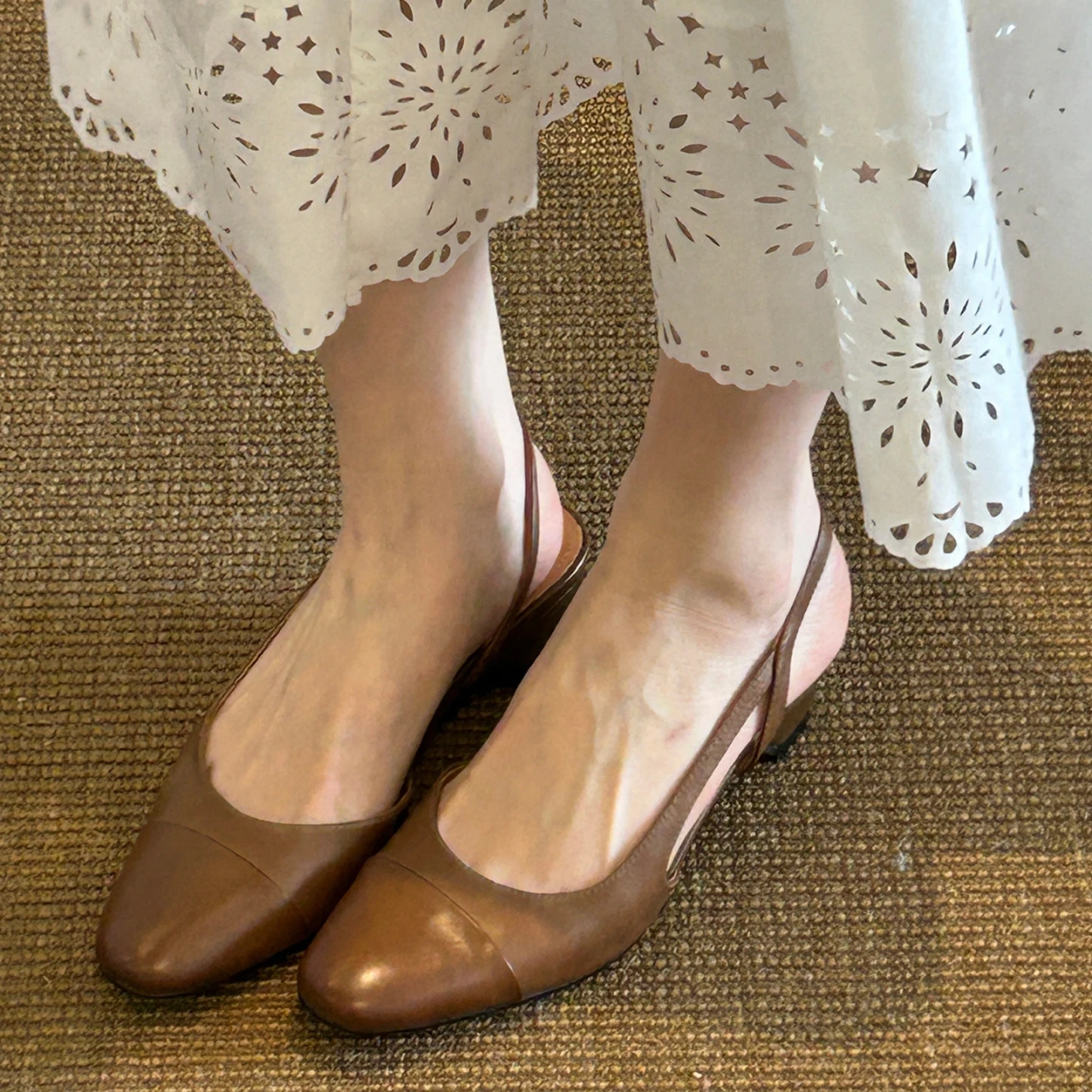 

Fashion Leather Women Dress Shoes Sandals Flat Bottom Color Hollow Thick Heel Chaussure Femme Zapatos Mujer Sandalias Sapatos