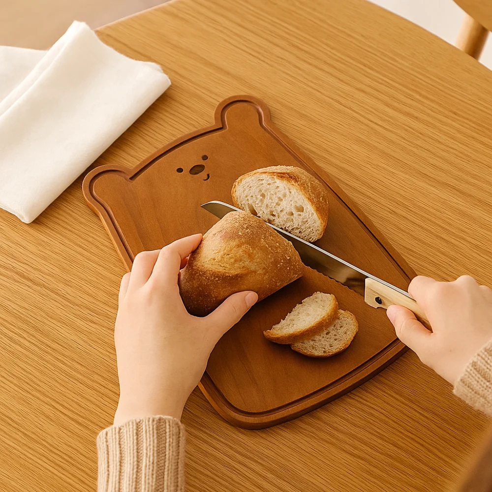 

Home Use Solid Wood Bear Cutting Board Cute Design Eco-Friendly Ebony Wood Cutting Board Thickened Bread Board Kitchen