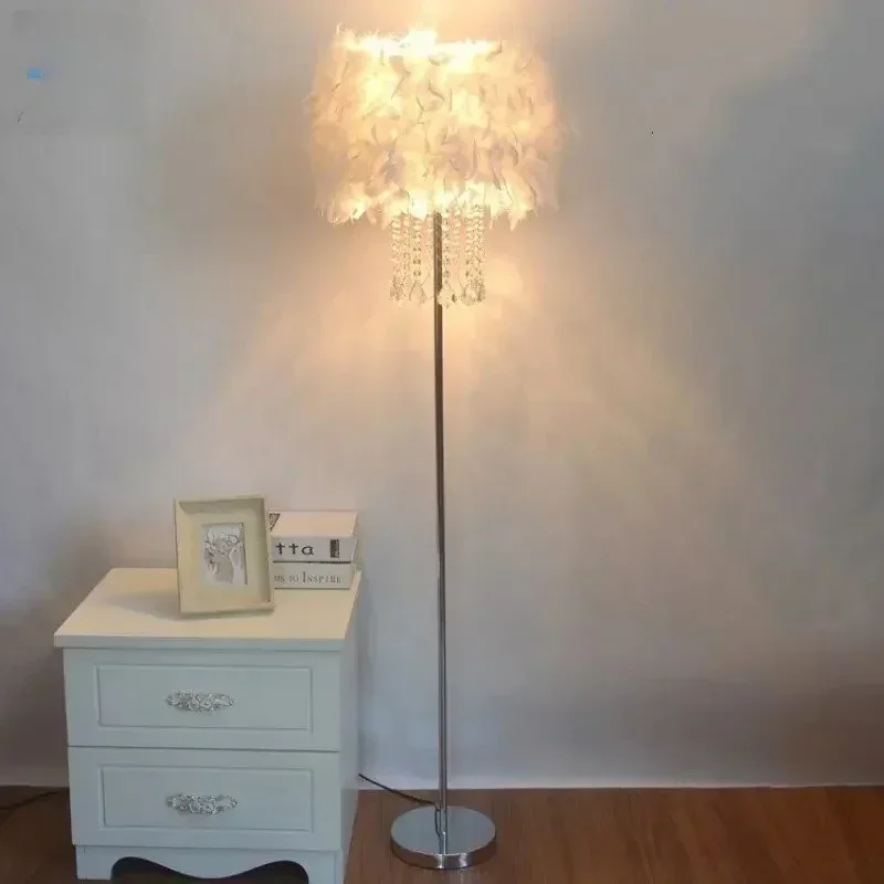 Nordic Modern Crystal LED Floor Lamp Bedroom Study Restaurant Hotel Bedside Floor Lamps Living Room Decor Feather Floor Lights