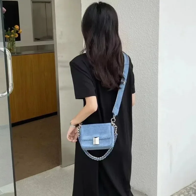 

2025New Women's Vintage Denim Crossbody Bag - Retro Rope-Chain Saddle Purse with Compact Square Design for Trendy Daily Use
