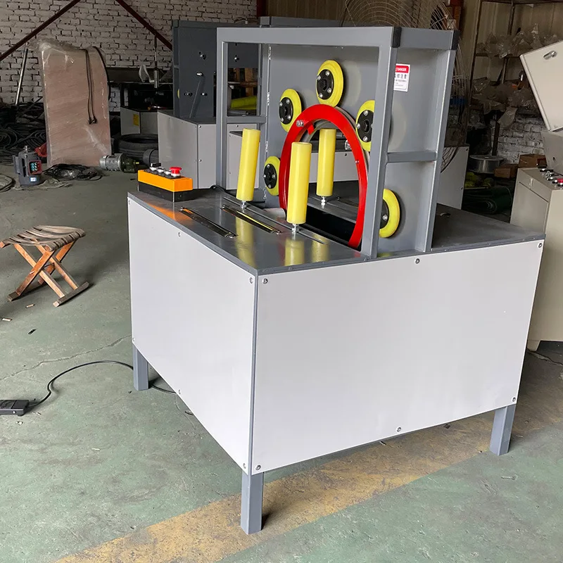 

Небольшая орбитальная растягивающаяся упаковка, горизонтальный ламинирующий шкаф, мебельный дверной футляр, упаковочная машина для бизнеса и промышленности