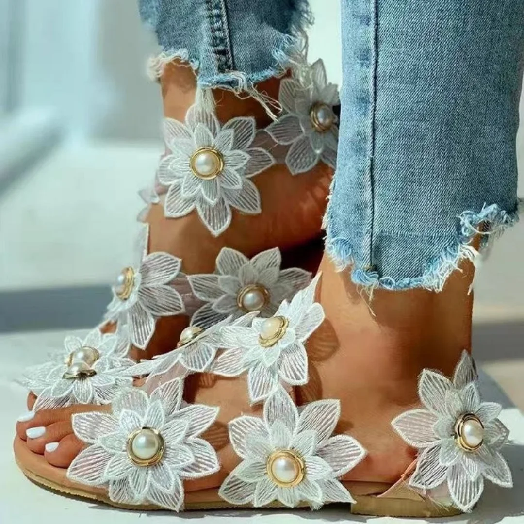

2026 New Summer Plus Size Women's Sandals Sweet Big Flower Pearl Decor Flat Heel Casual Beach Shoes Comfortable Open Toe Sandals