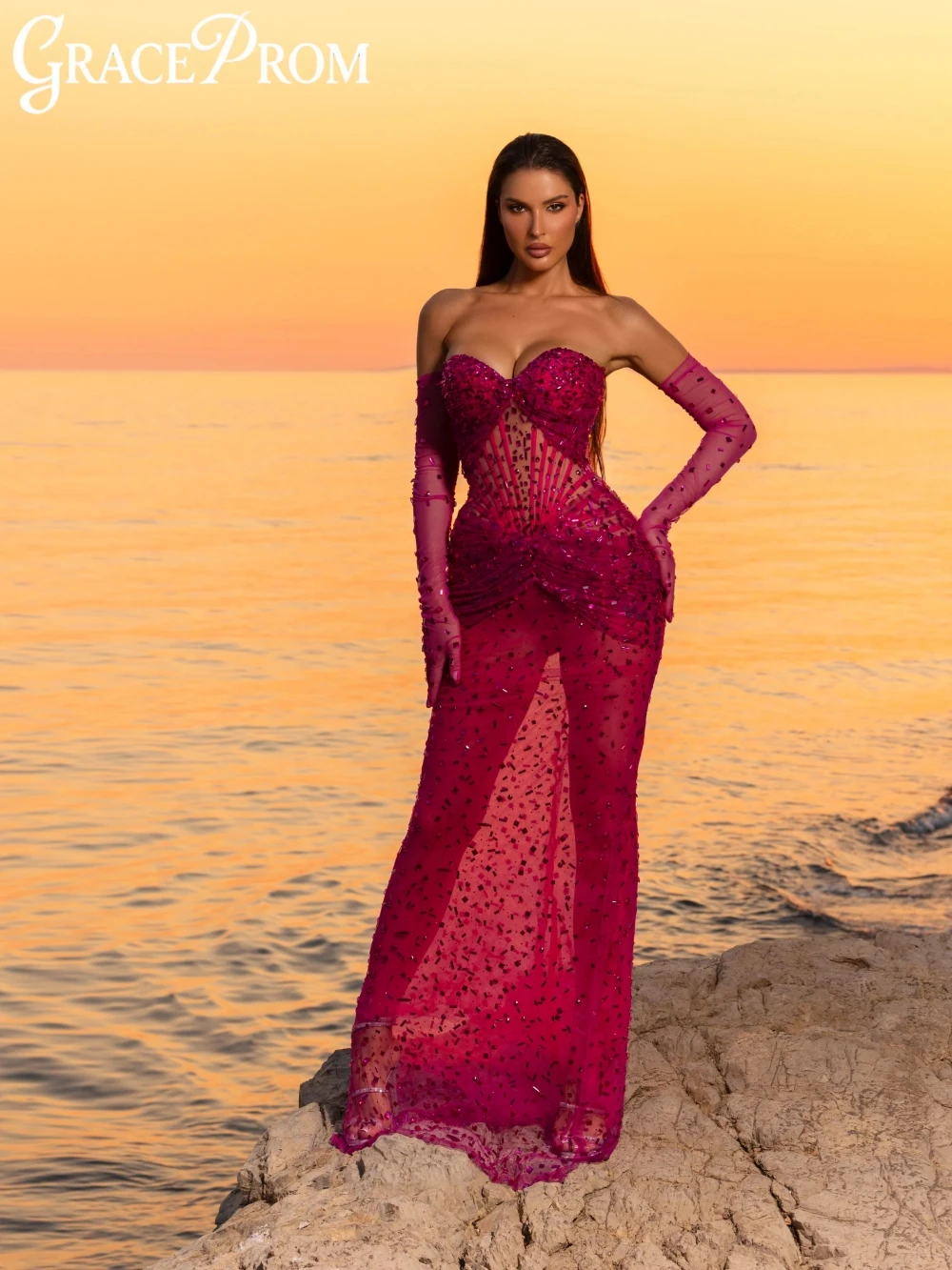 

Luxurious Crystal Straight Long Evening Dress Without Gloves Illusion Sweetheart Neck Wedding Party Gown Customized Prom Dresses