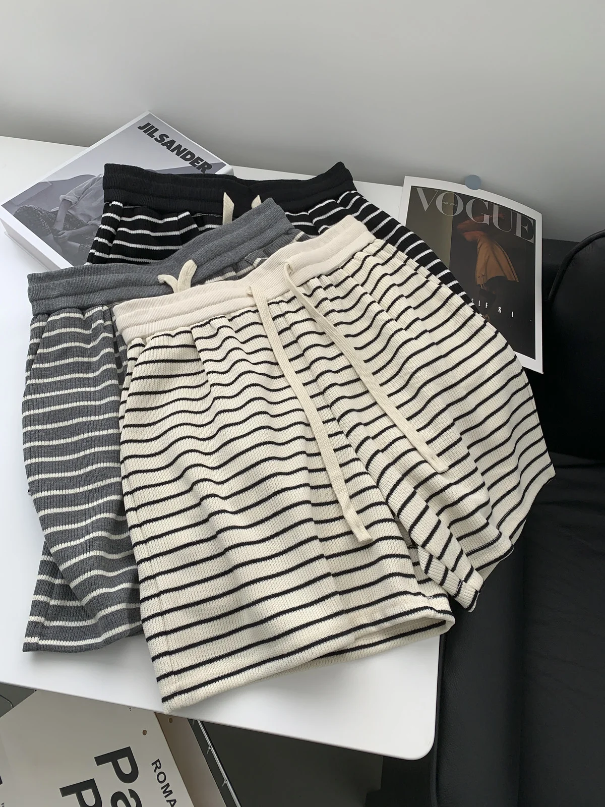 

Женские свободные повседневные летние спортивные шорты больших размеров (до 300 фунтов) с цветными блоками и полосками, с высокой талией, широкими штанинами, в корейском стиле