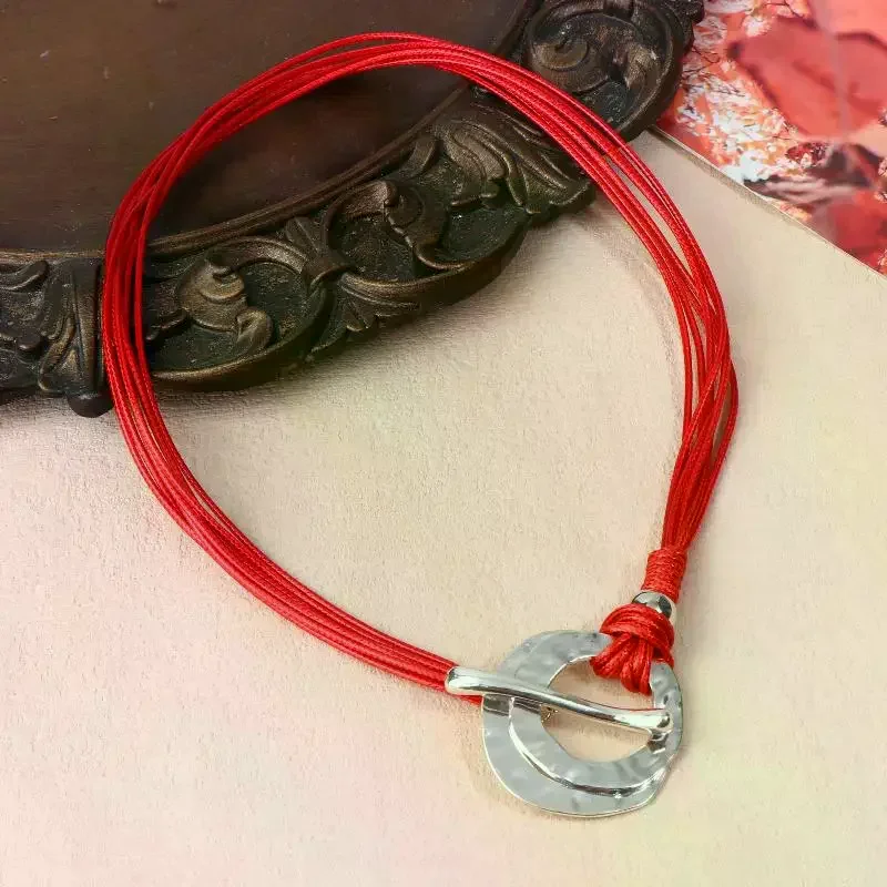 الرجعية البوهيمي العرقية نمط غير النظامية دائرة OT مشبك شكل قلادة قلادة حبل من الجلد الأحمر لافتة للنظر مجوهرات الحفلات هدية