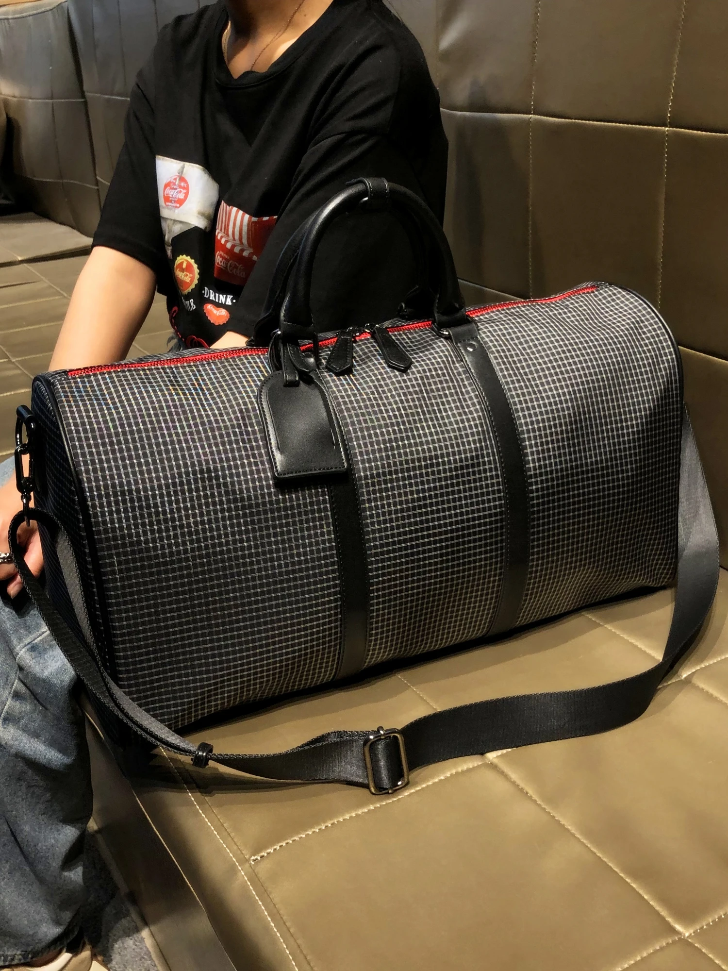 borsa-sportiva-portatile-di-grande-capacita-per-brevi-viaggi-all'aperto-borsa-da-viaggio-da-uomo-del-marchio-hong-kong-gurdier-borsa-da-viaggio-alla-moda