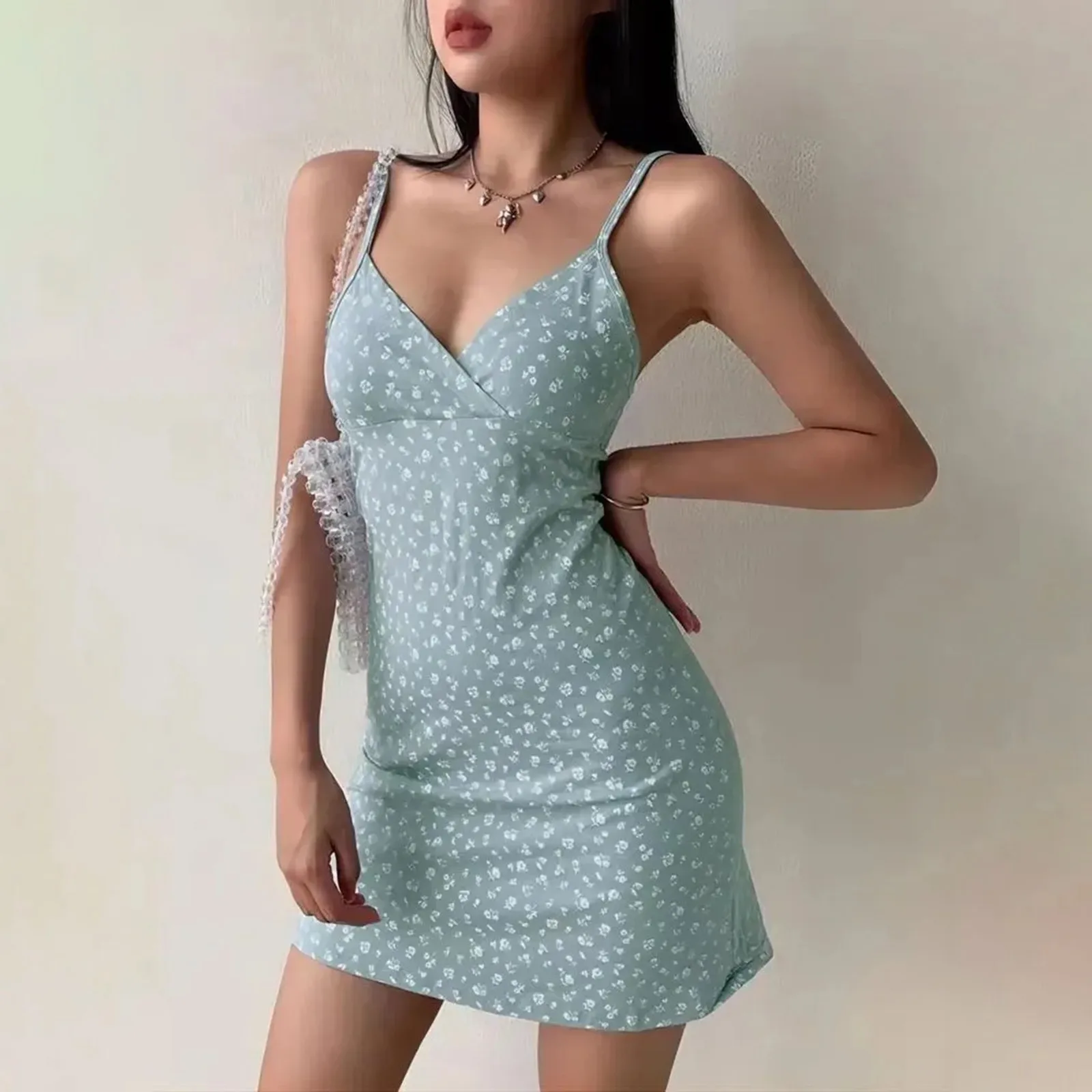 Robe Camisole à col en v pour femmes, imprimé Floral frais, basique, léger, Sexy, maigre, confortable, Mini jupe de plage, été