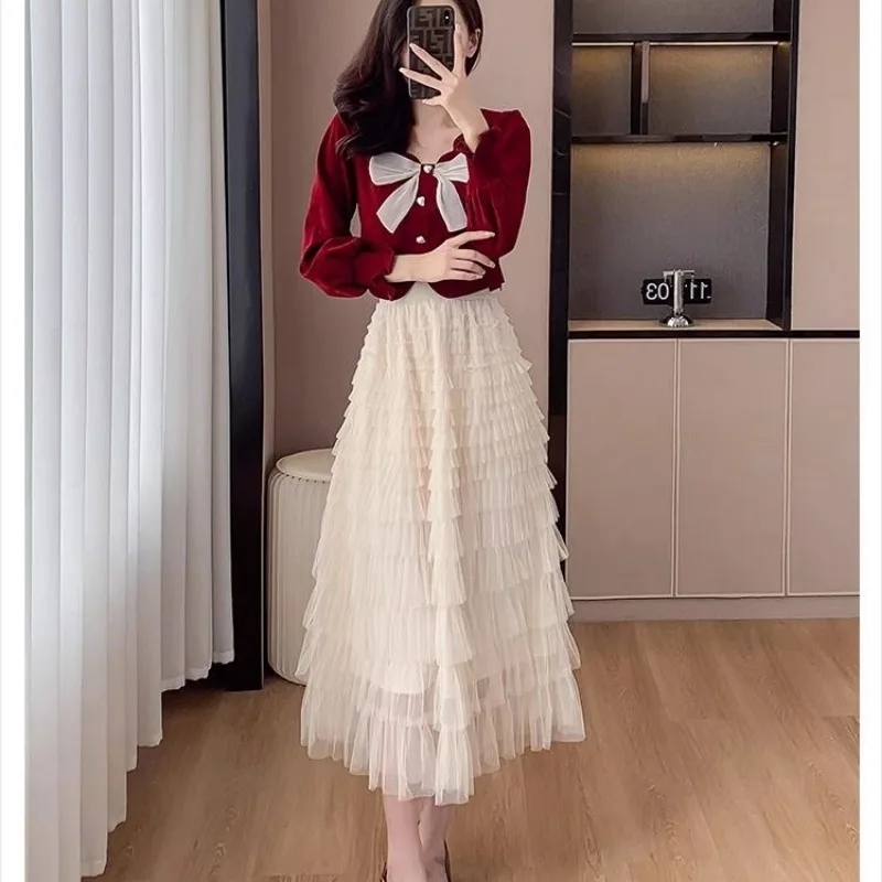 

Осень-зима 2022, новое милое пальто с бантом, белые юбки, комплект из двух предметов, корейские женские изящные красные тонкие топы на удачу, юбки, наряды