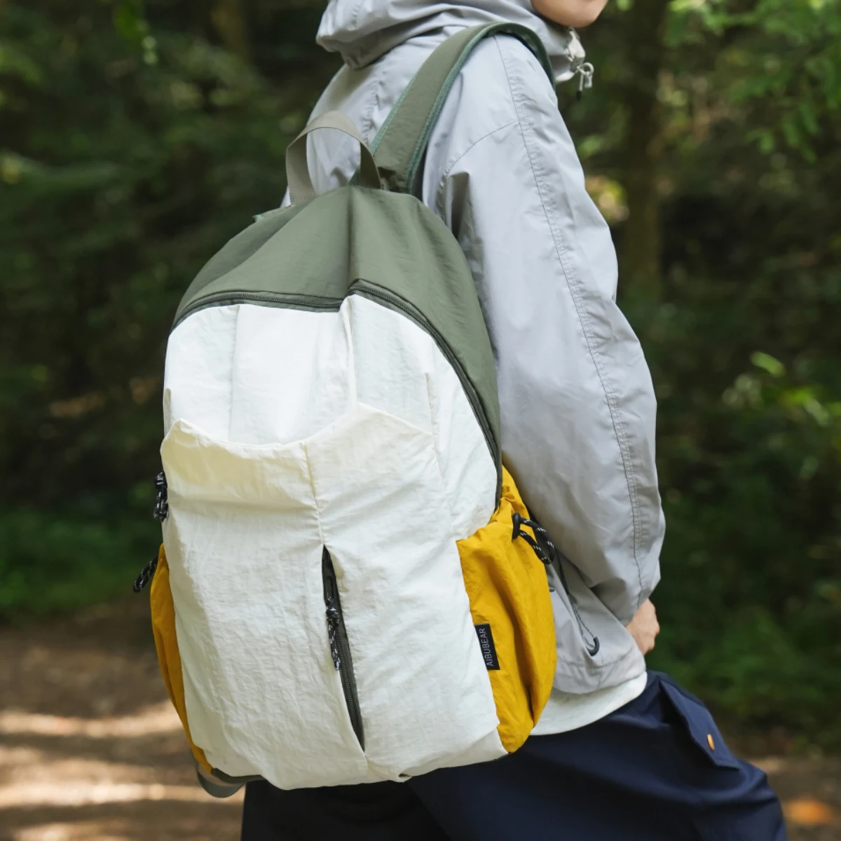 Original Ultra-Lightweight Backpack for Travel, Lightweight Commuting, 2025 New Model, Large-Capacity School Bag for Female College Students, Color-Blocking for Hiking