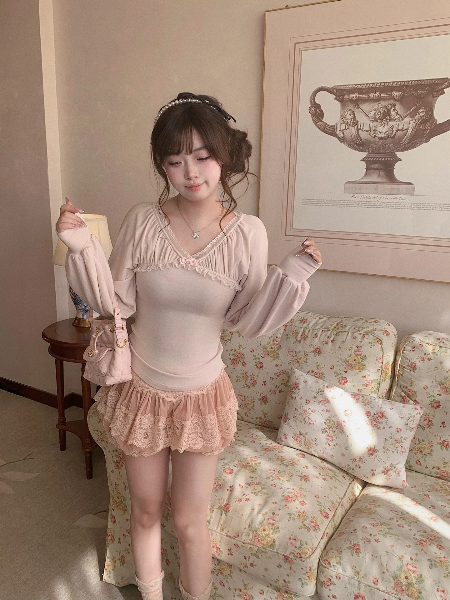 

aph Sweet Sle Lace Trim Slim Fit V-Ne T-irt Multi-Way Design Base Layer irt for Women with Pleats