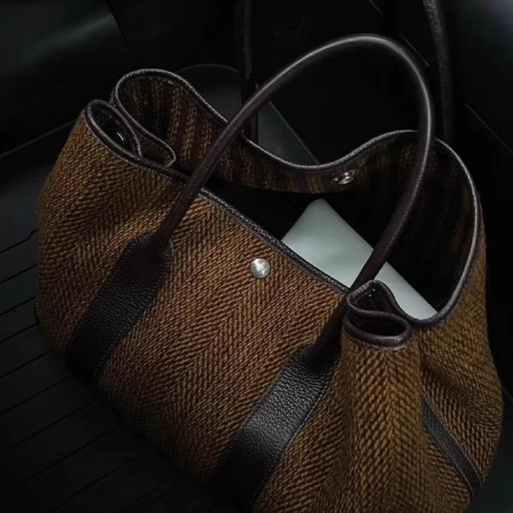 New Niche High-value Bags Fashionable Temperament Woolen Shoulder Portable Large Bags Simple And Versatile Shopping Bags