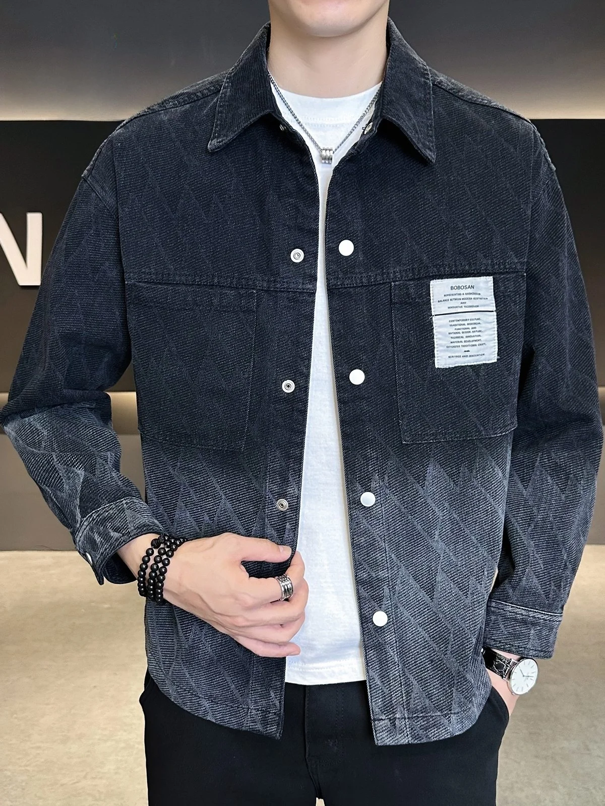 

Мужская джинсовая куртка Pierre Cardin, повседневная куртка с воротником, американская модель, новая весенняя коллекция, свободный крой, смесь хлопка и полиэстера.