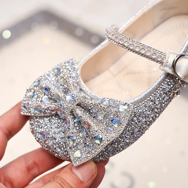 Glitzernde Prinzessinnen-Flachschuhe mit Strasssteinen für Kleinkinder, Frühlings- und Herbstschuhe mit Schleifendekoration, Glitzerkleidschuhe für Party, Hochzeit, Geburtstag – Detail 4