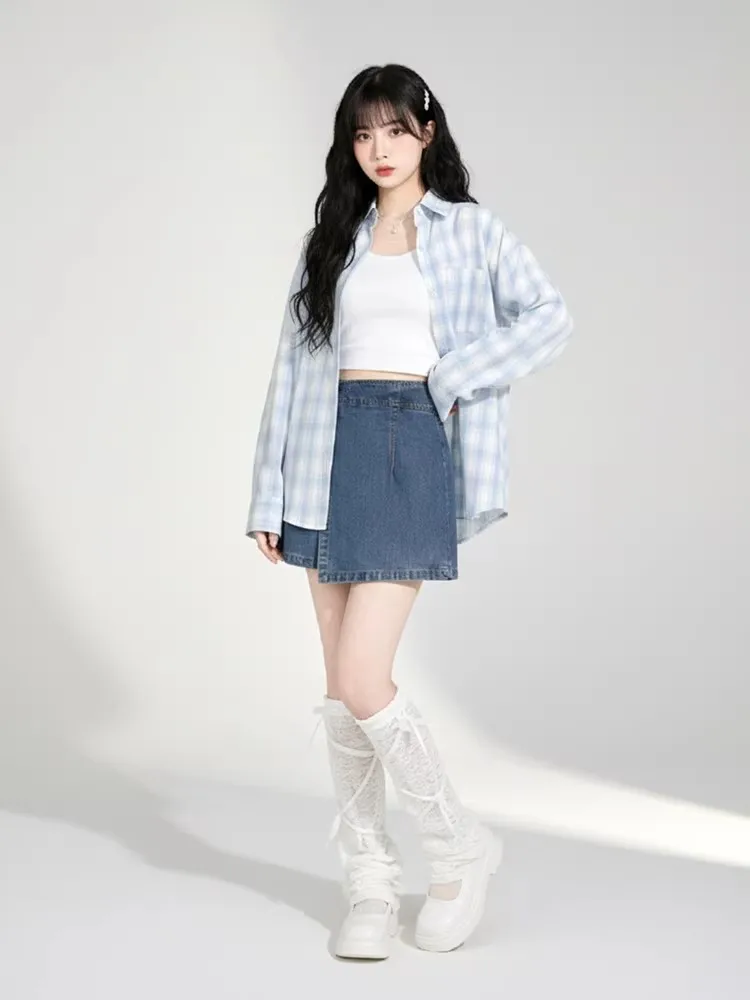 

Весенне-летний комплект из трех предметов: клетчатая рубашка Dopaamine, женская юбка А-силуэта с высокой талией и элегантная укороченная юбка с воротником, визуально стройнящая фигуру