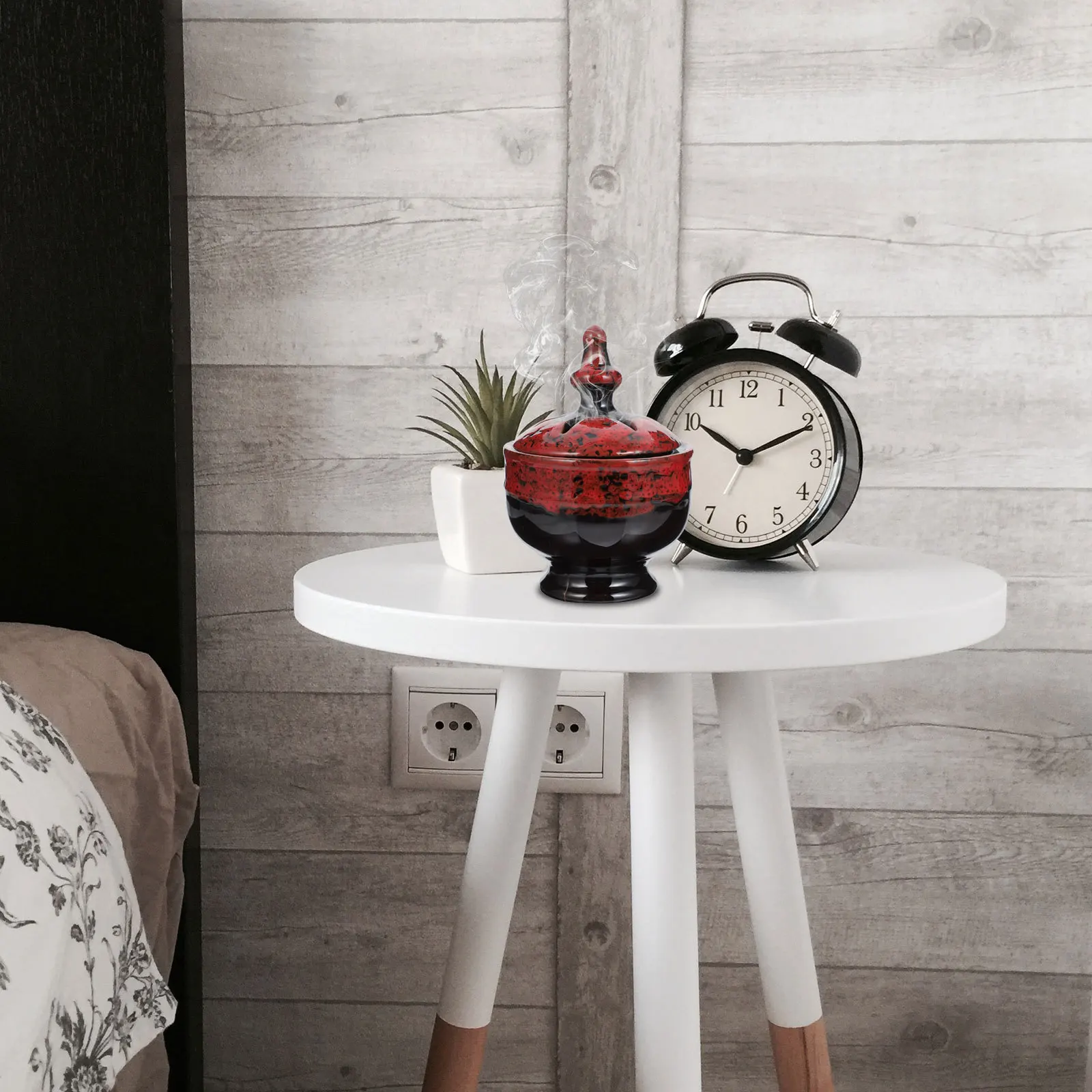 

1Pcs Incense Burner Ceramics Hollow Out Design Delicate Craftsmanship Aroma Stove Home Bedroom Living Room Decor Censer