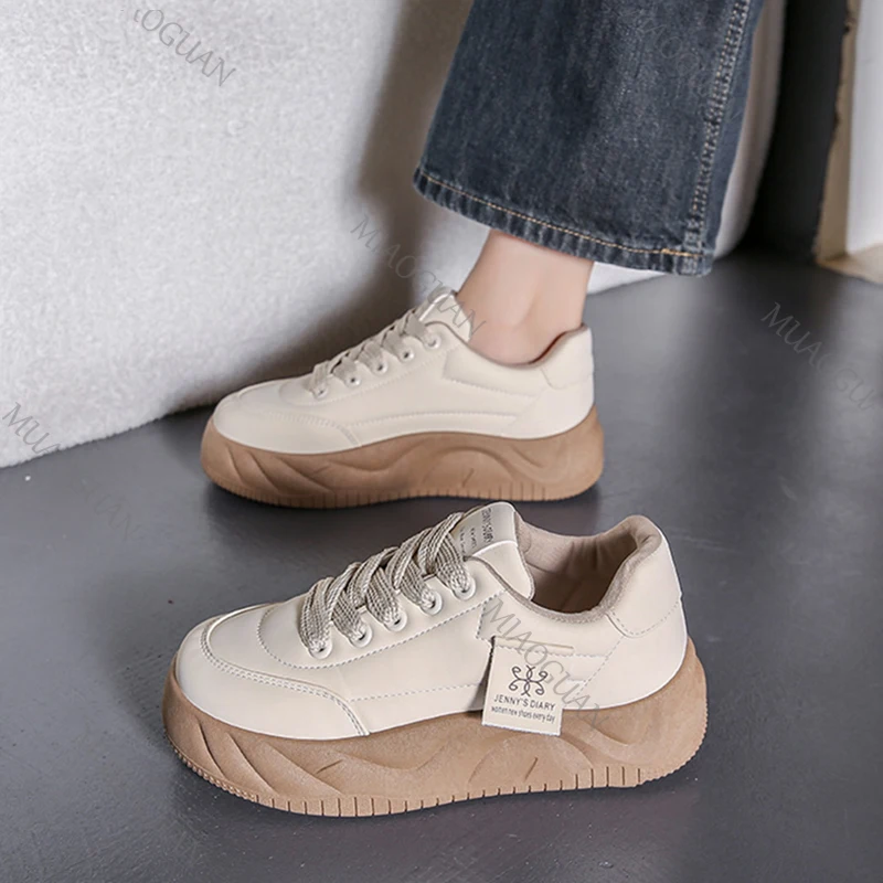 2026 neue Plattform Turnschuhe Frauen Lace Up Casual Schuhe Lace Up Höhe Zunehmende Flache Unterseite Weiche Sohle Vielseitig Student Sneaker