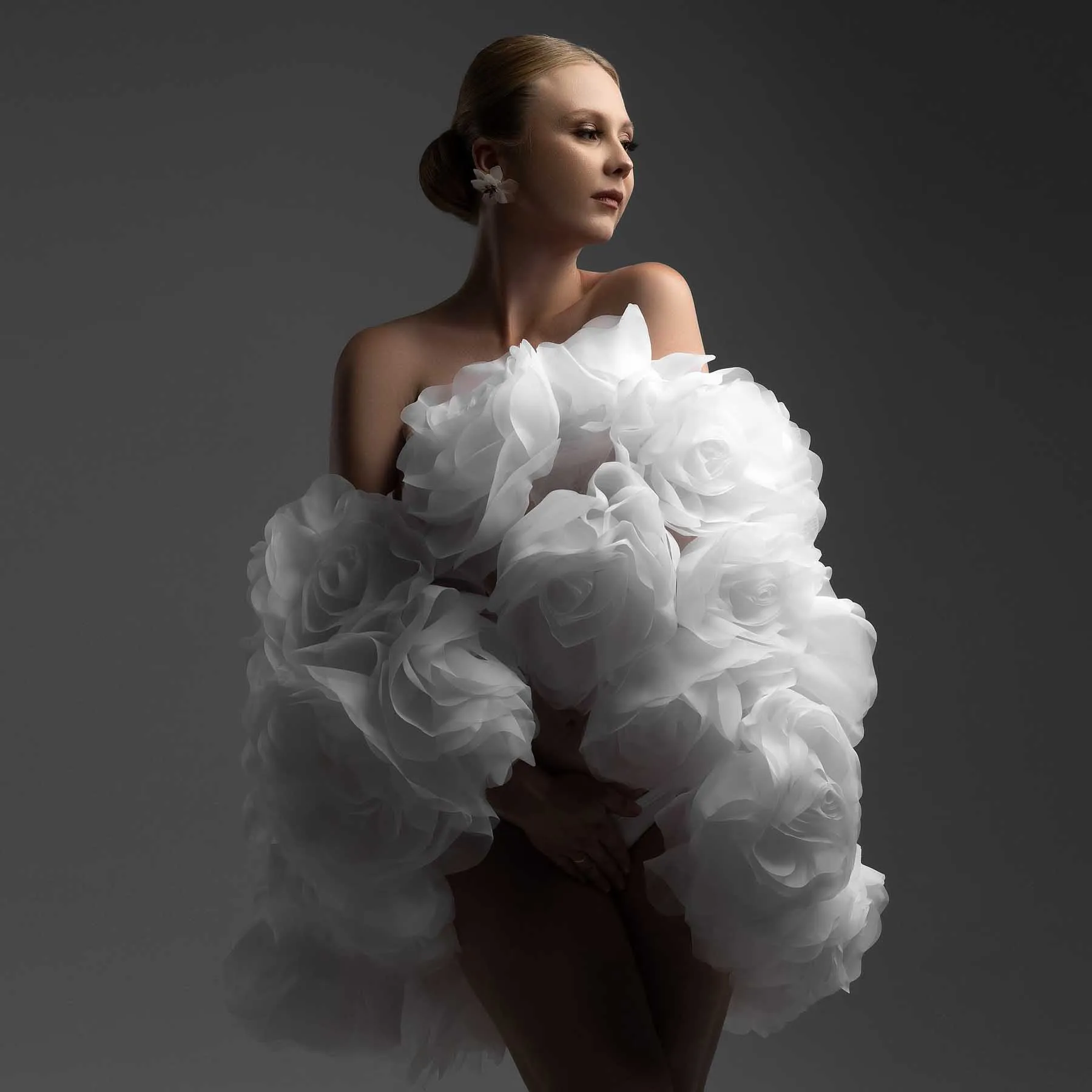 

Hot Sale Rose Floral Maternity Cape For Photoshoot Handmade Organza Flowers Wedding Cape Bridal Wraps Oversized Prom Cape Dress