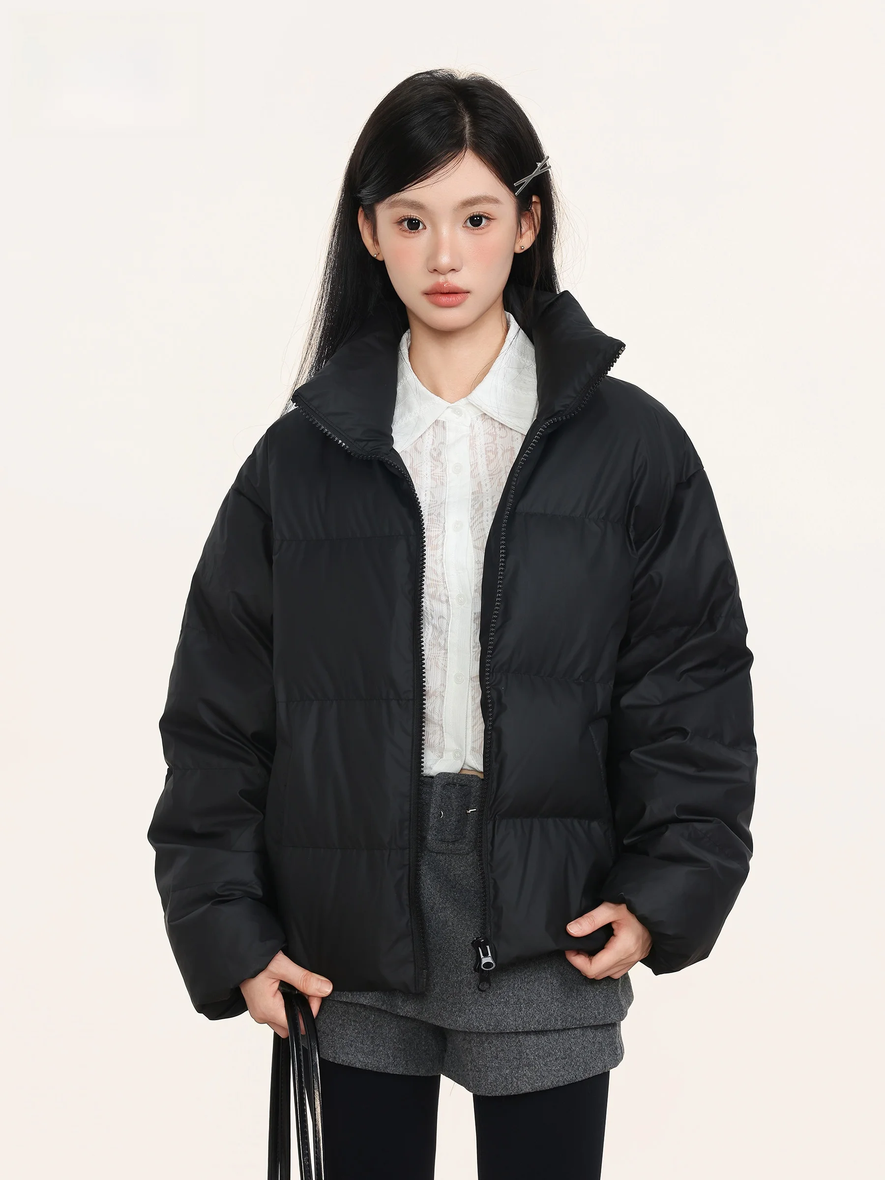 

Black Stand Collar Short Puffer Jacket Women's Loose Warm Bread Style Outerwear Korean Version Summer New Arrival
