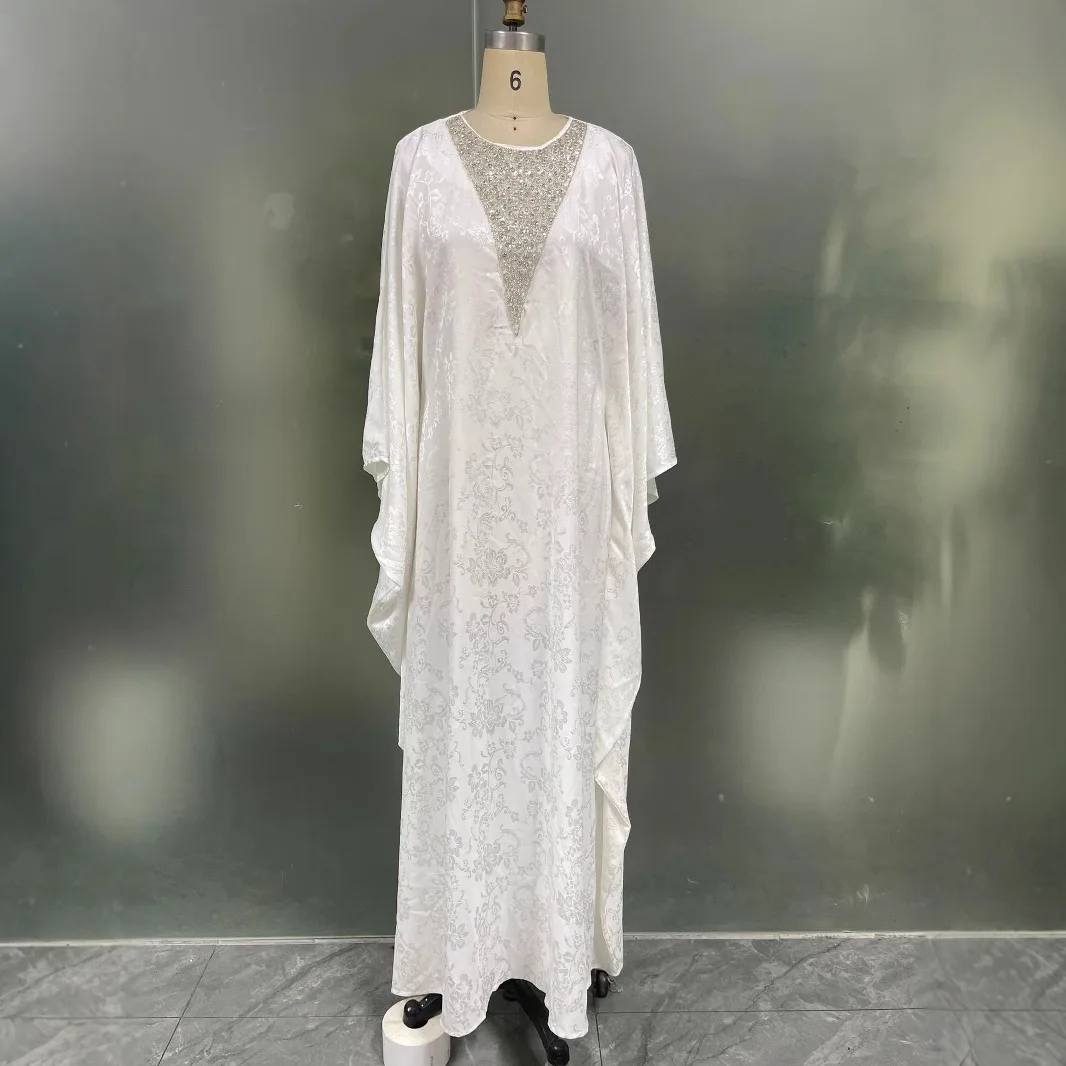 

2025 New Fashion Whit Abayas for Women Dubai Batwing Sleeve Muslim Dress Diamonds Jalabiya Loose Robe Caftan Marocain Femme Robe