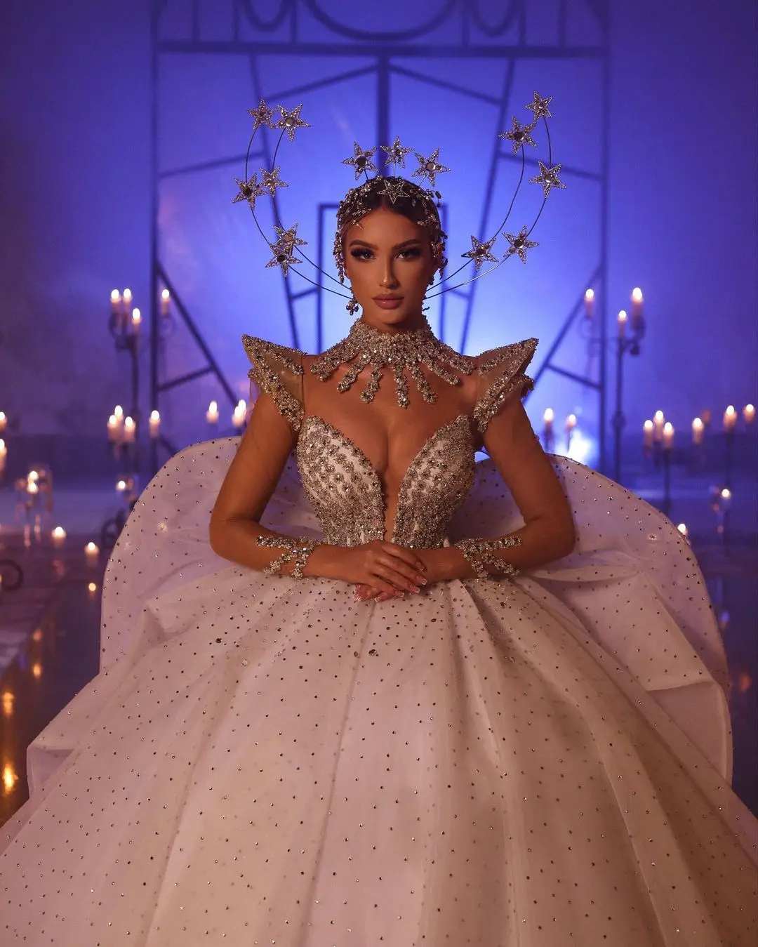 Elegante Vestido De novia corte a Línea con lazo grande cuello en V profundo apliques cuentas De cristal Vestido De novia cepillo tren bata De novia