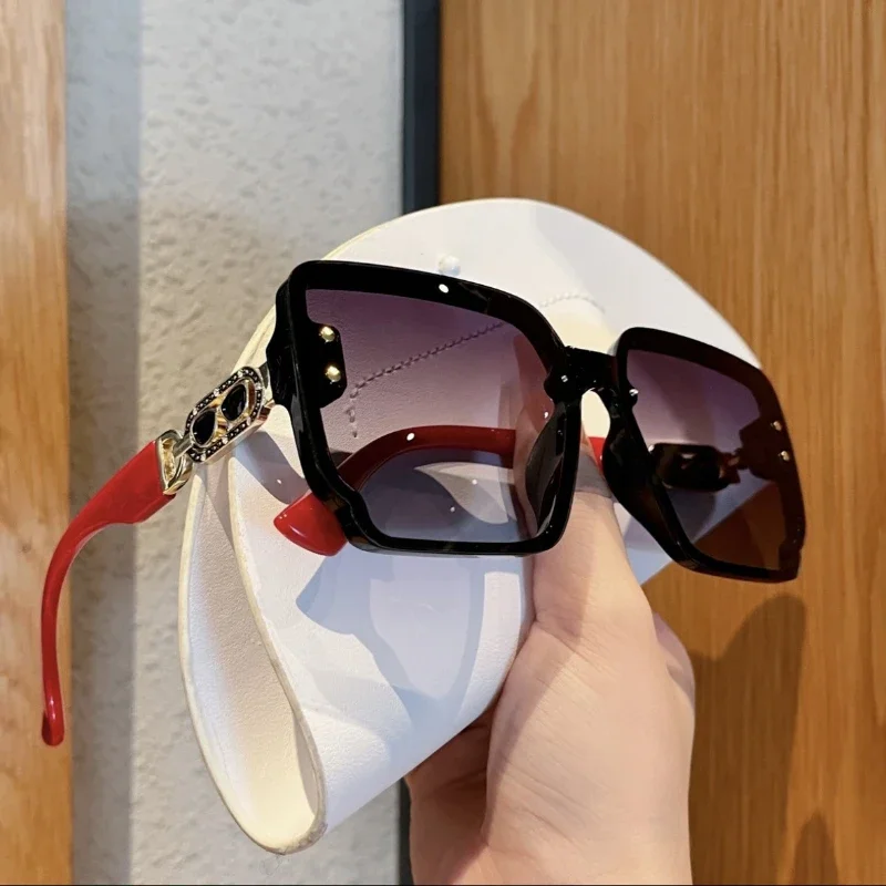 

2025 New Fashion Cool Sunglasses Women Luxury Brand Light Vintage Square High Quality Sun Glasses Ladies Gafas UV400 Protection