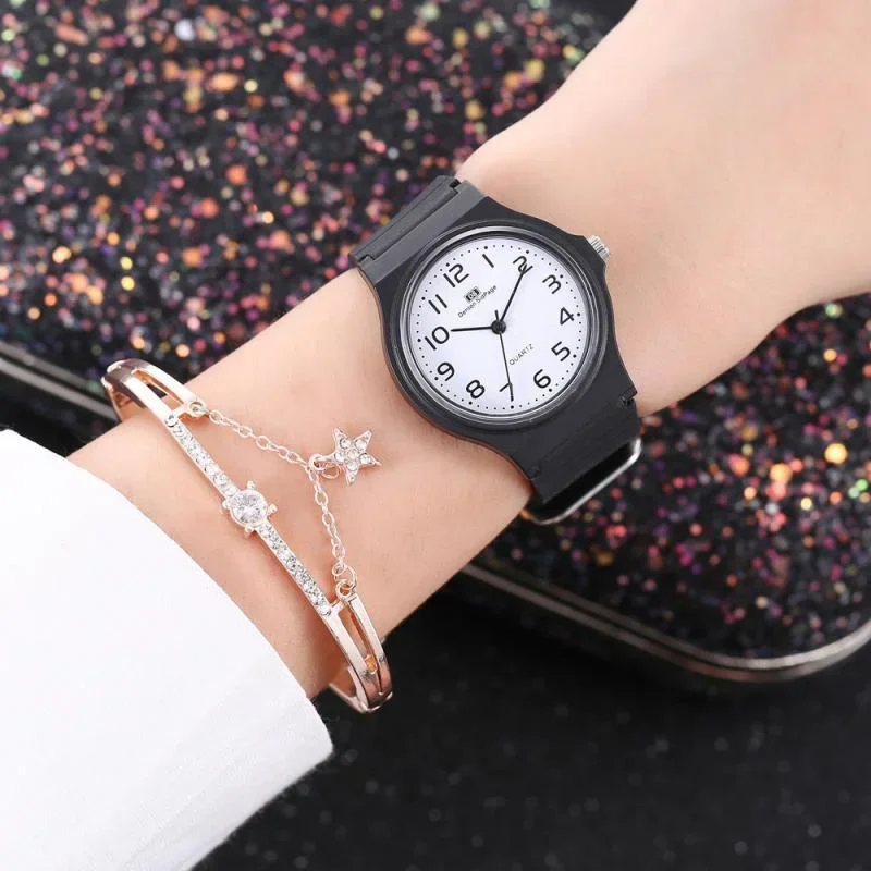 1Pc Black Women Watches Silicone Strap Soft Small Wrist Watches Teen Boys Girls WristWatch Unisex Men Watches Relojes Para Mujer