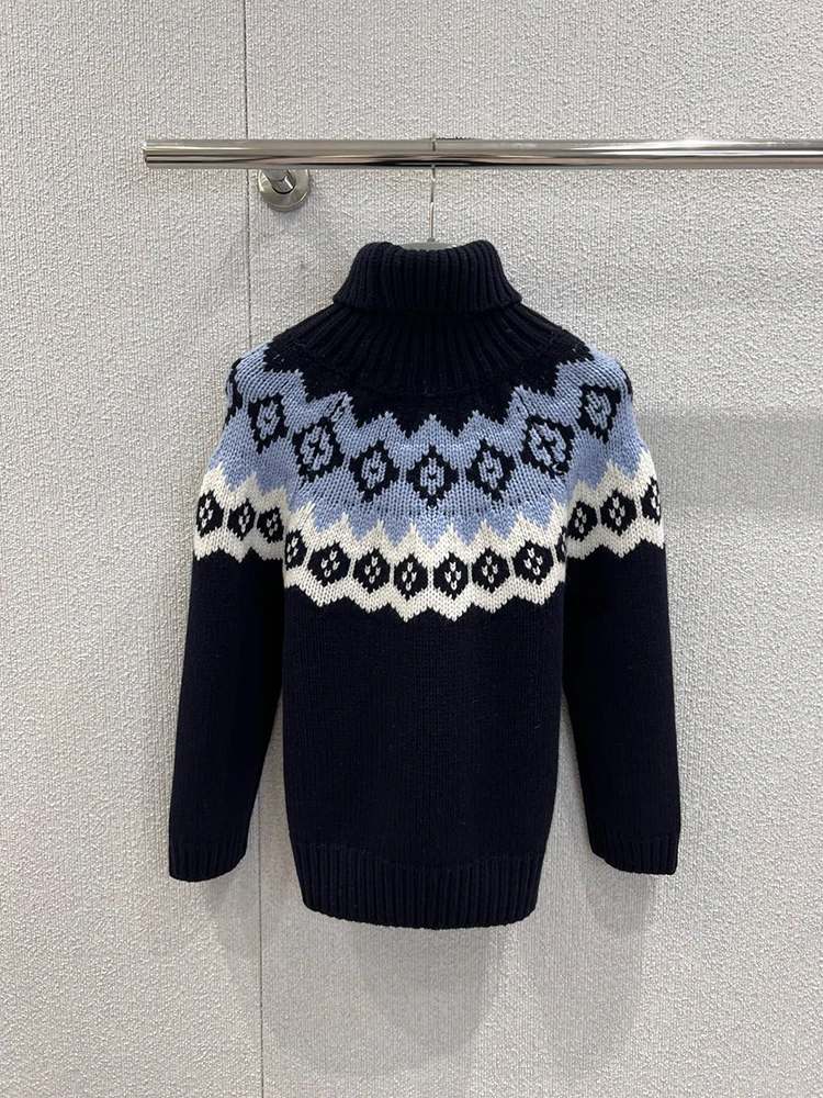 เสื้อสเวตเตอร์ไหมพรมคอตั้งลายทางสไตล์เรโทร รุ่นใหม่ประจำฤดูหนาวปี 2025 จาก SVORYXIU ให้ความสบายและทันสมัยสำหรับผู้หญิง