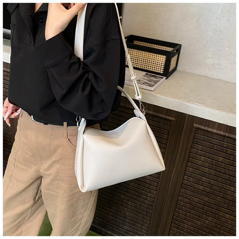 

Elegant Ladies Handbag Made Of Cowhide Leather Featuring Elegant Casual Vintage Lightweight Daily Style​