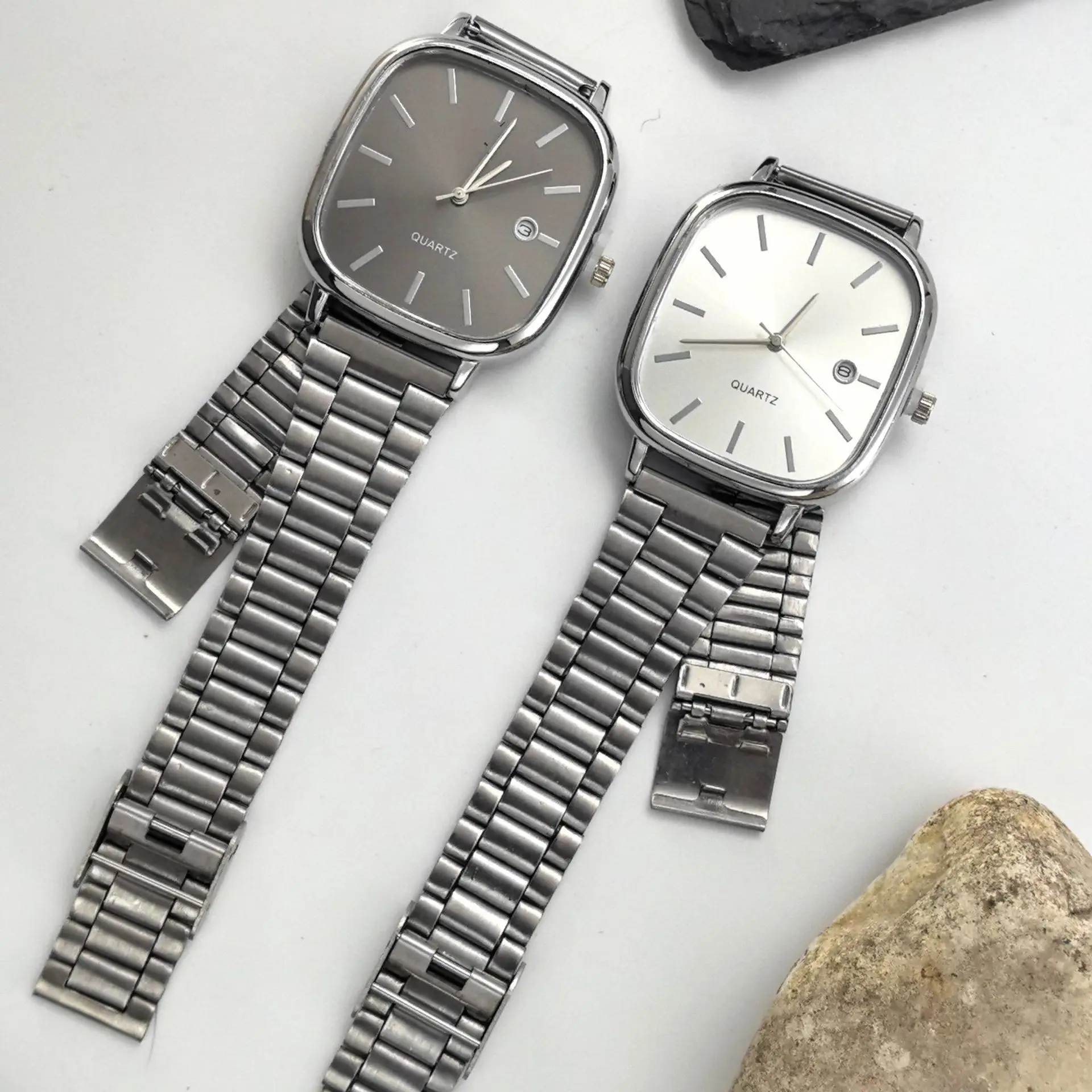 أزياء العلامة التجارية الرجال ووتش الصلب حزام الأعمال التقويم ساعات كوارتز ساعات المعصم الفاخرة هدية دروبشيبينغ الطلب الكبير على مدار الساعة