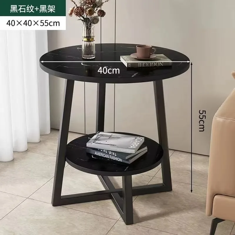 Рисунок 3 - Маленький столик на диване в гостиной