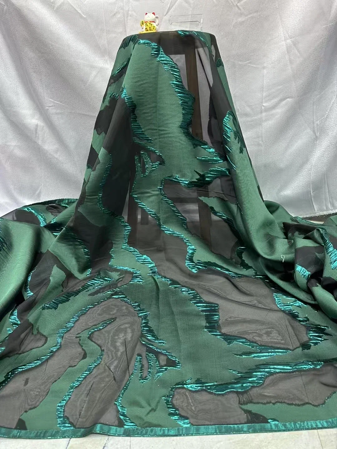 

Новый стиль, зеленая жаккардовая африканская кружевная ткань из органзы, 2022, высококачественная парчовая жаккардовая французская кружевная ткань для шитья платья LCW2516