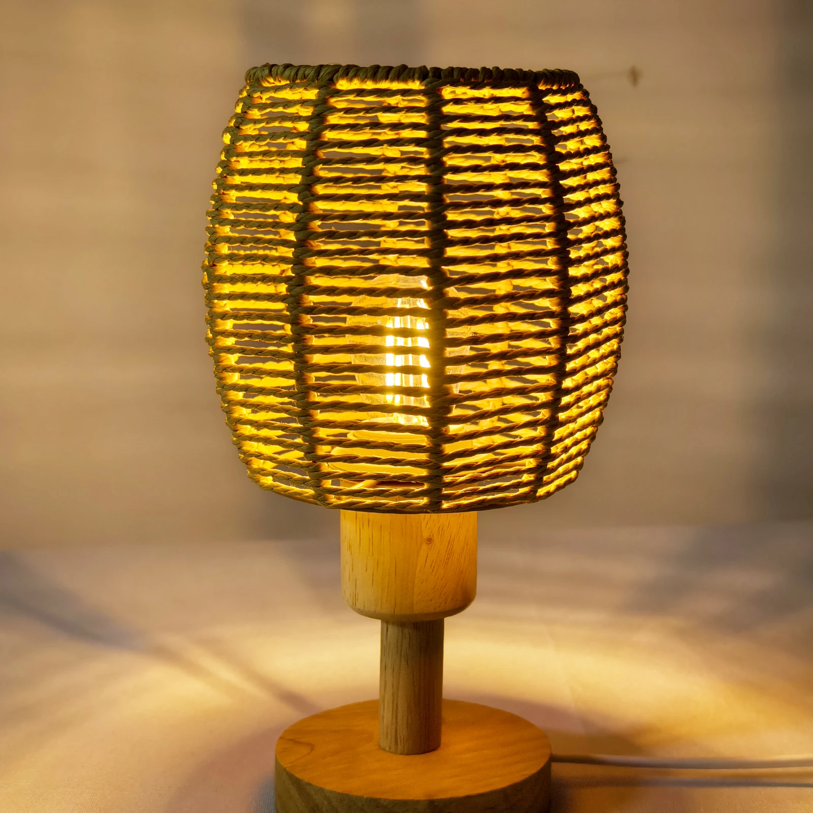 Retro Bamboo Rattan Table Lamps Chinese Style Bedroom Bedside Decor Lamp Portable Desk Lamp Rattan Weaving E27 Lighting Fixtures