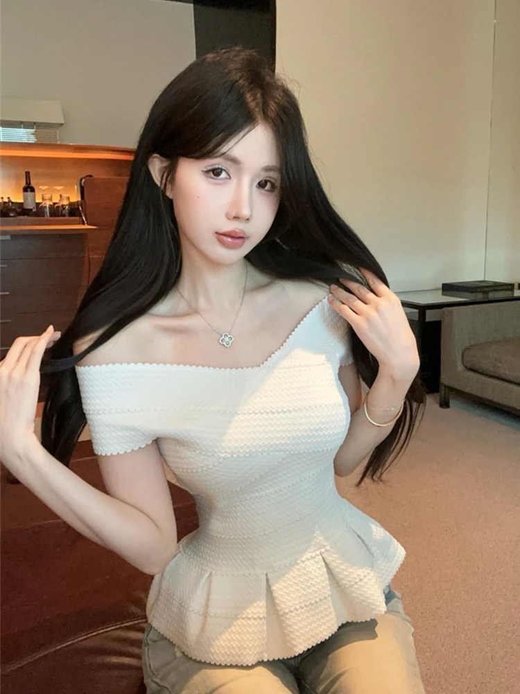 

Уникальная трикотажная футболка ort Sve, женская летняя футболка Pure Desire на одно плечо, закрывающая талию, пушистый топ, изысканный красивый