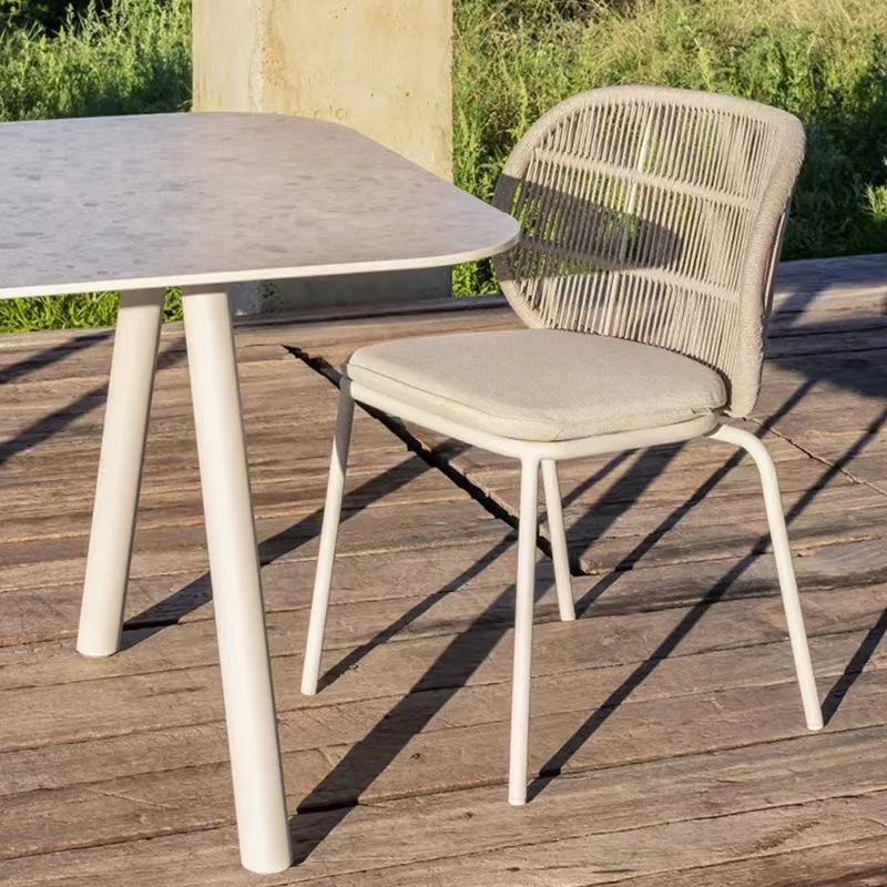 Mesa y silla para exteriores, combinación de hotel, jardín, silla de mimbre para exteriores, conjunto de tres piezas, villa, terraza, mesa de comedor de ocio y cha