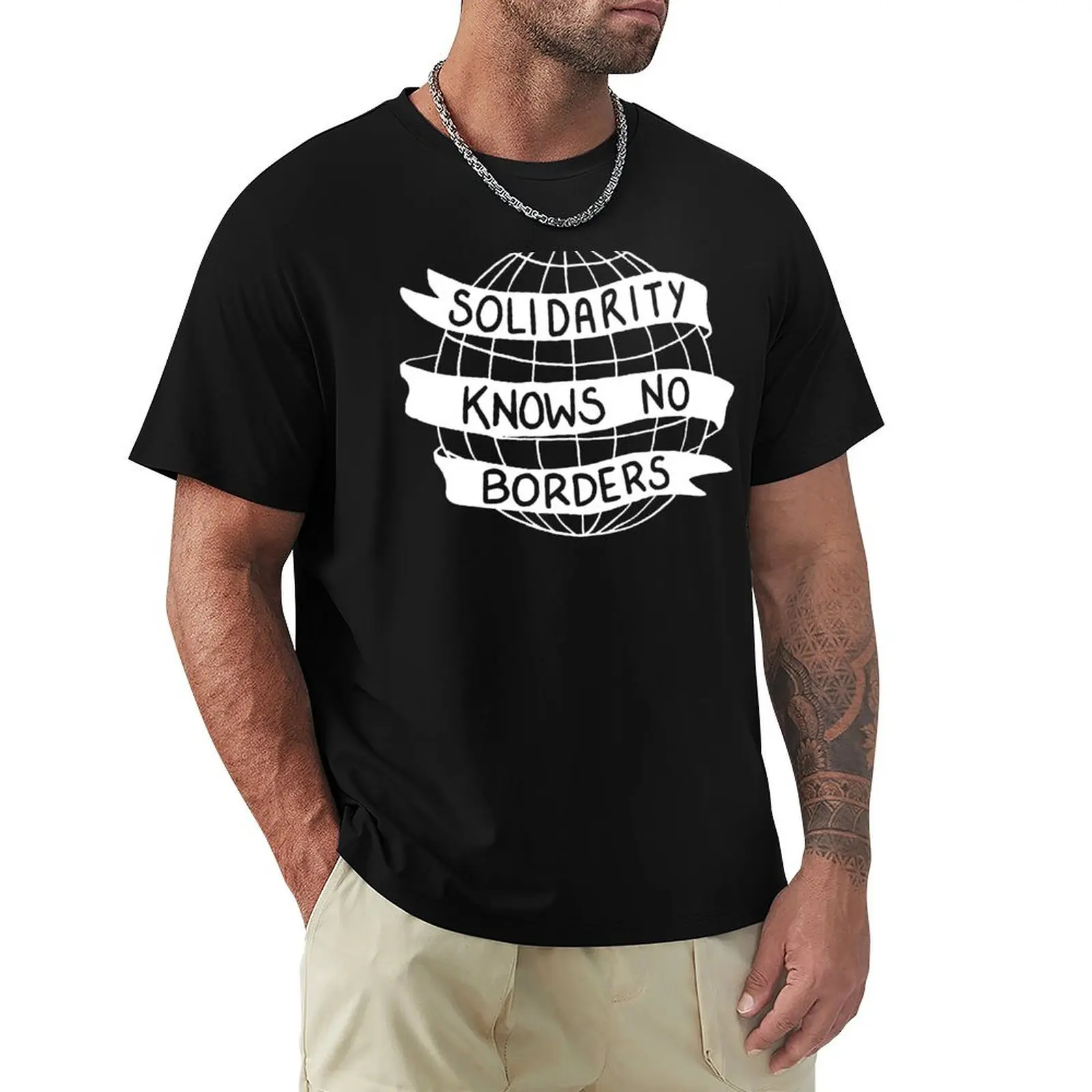 

Solidarity Knows No Borders T-Shirt graphic t shirts quick-drying mens graphic t-shirts big and tall
