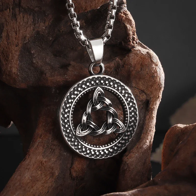 Vintage Trinity Celtic Knot Necklace Pendant Fashionable Irish Lucky Amulet Jewelry for Men