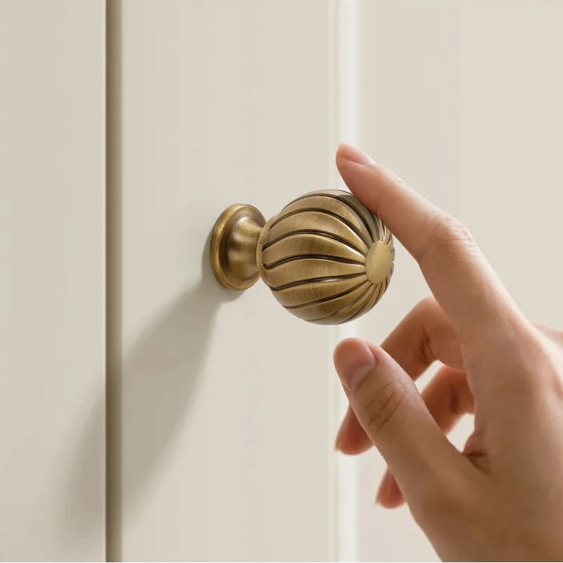 Vintage Style Brass Handles,  Kitchen Furniture Handlesbronze Single-hole Small Knob for Wardrobe Doors, Drawers,and Cabinets,