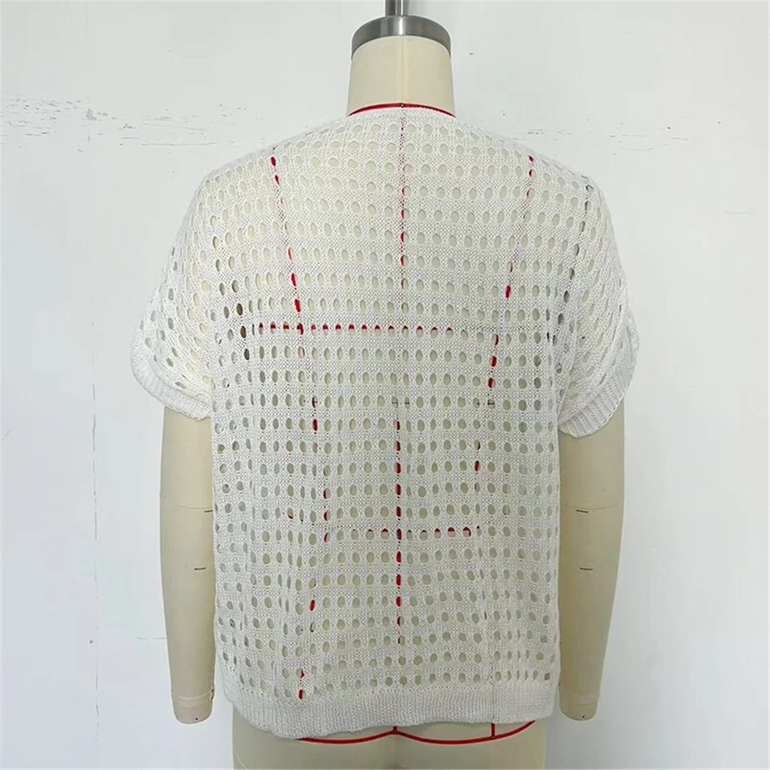 Ausgehöhlte, kurzärmelige Tunika mit V-Ausschnitt, einfarbig, aus Strick, Strandkleid, Strandmode, Damen V8511 – Detail 18