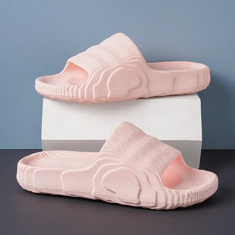 

Мужские и женские пляжные шлепанцы 2026: летние, нескользящие, мягкие, унисекс, люксовые, ультралегкие, для улицы