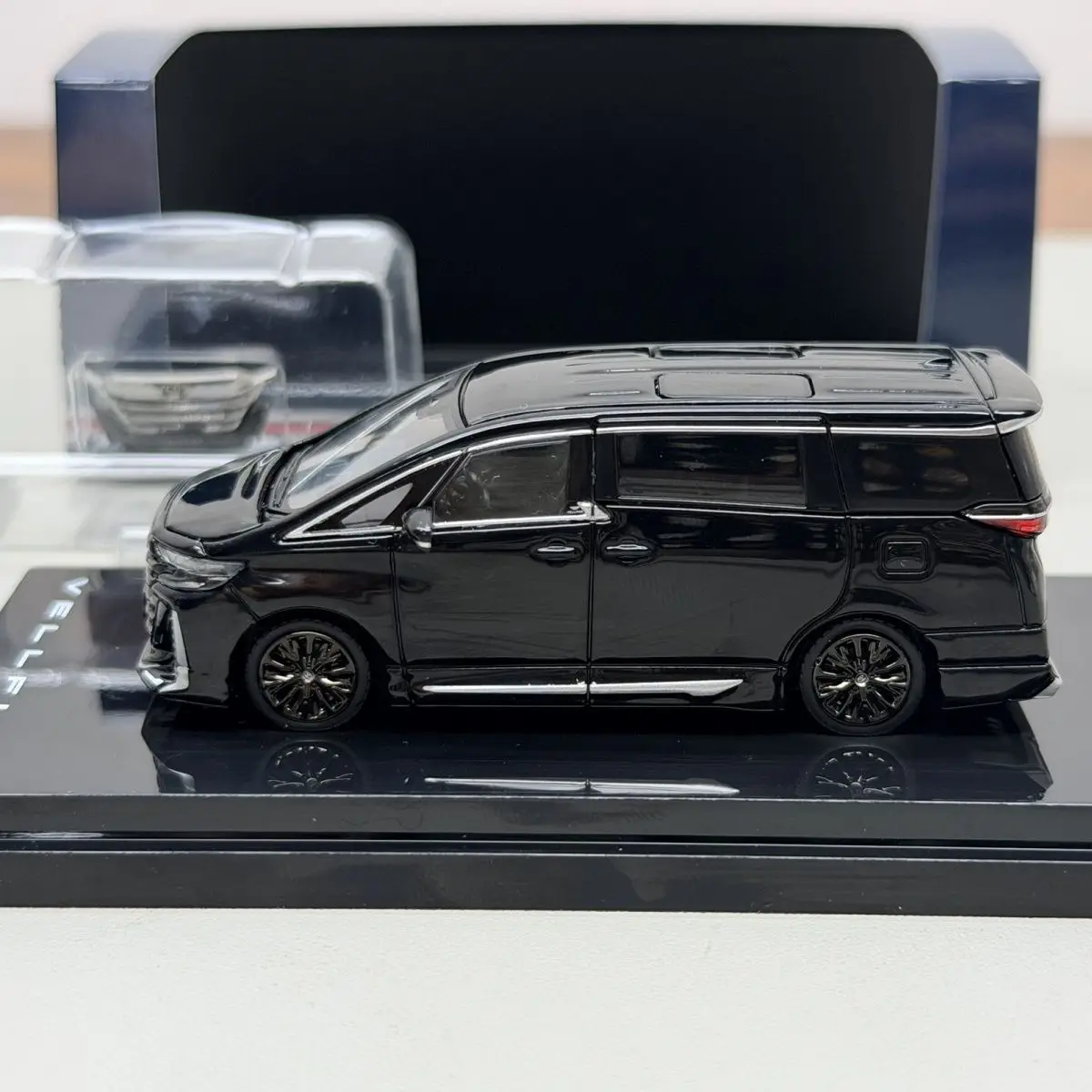 HOBBY JAPAN Diecast 1:64 Scale Vellfire Hybrid Car Model Alloy Toyota Play Vehicles Collectible Model Cars Toys for Boys Gift