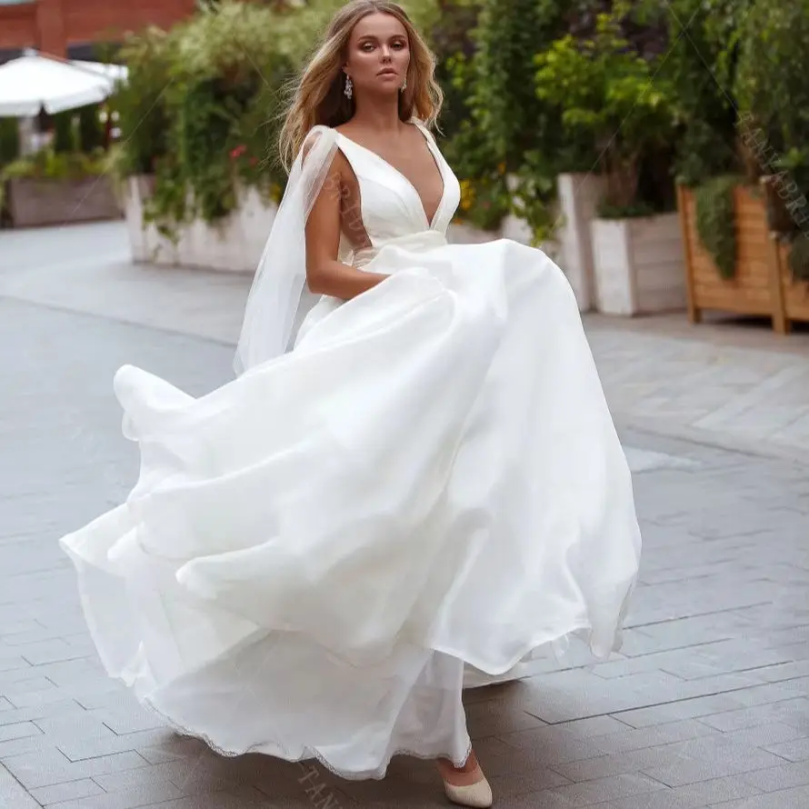 

Simple Silk Chiffon Wedding Dresses A Line Fashion Backless Boho Bridal Gowns Elegant Noivas with Wrap Chic DW591