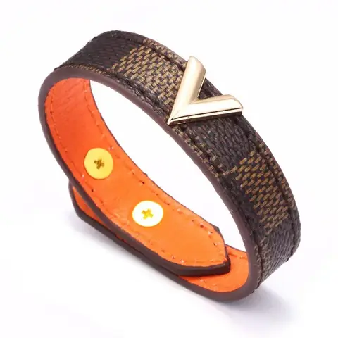 Luxury Charm Letter Golden V Bangle  Minimalist Plain Brown Black Leopard Women Wide Wrap Leather Bracelet Jewelry for Ladies