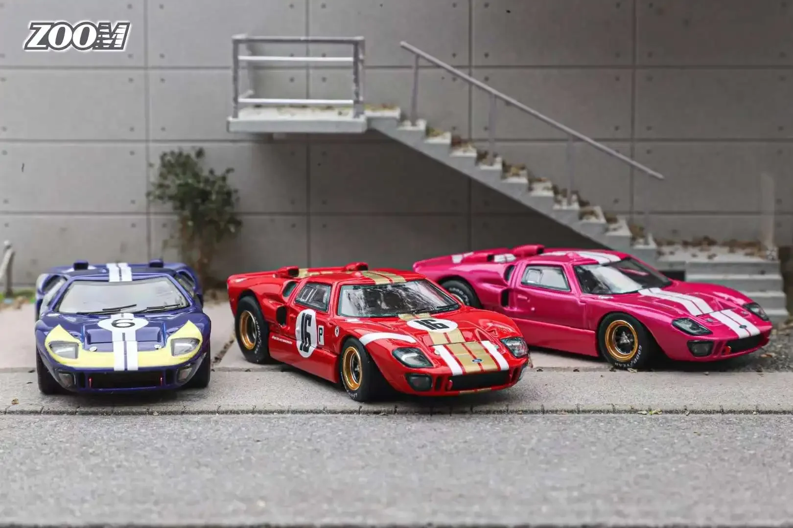 

ZOOM 1:64 Ford GT40 Mk II 2 Pink Red Blue Diecast Model Car