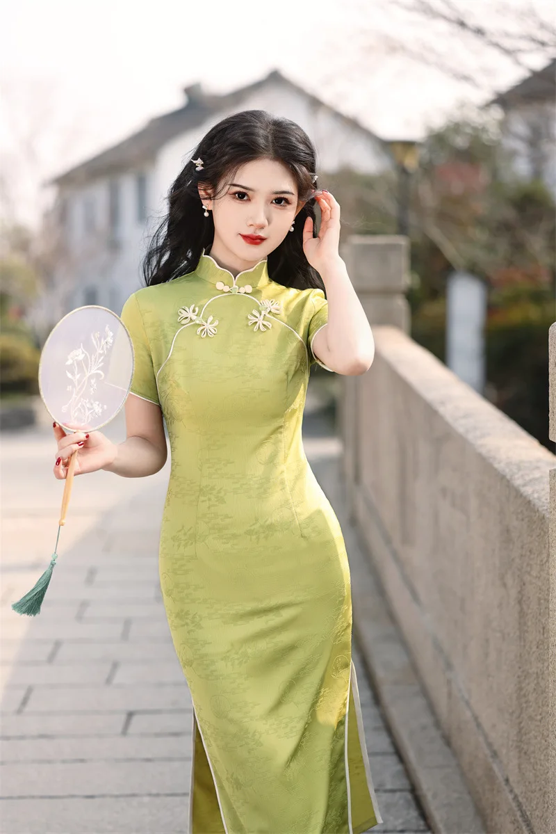 Yourqipao กระโปรง Hanfu สีเขียวมีกระดุมลายดอกสไตล์จีนดั้งเดิมจาก qipao 2024